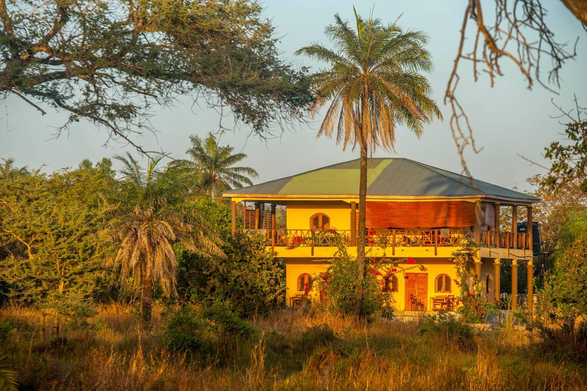 Mansa Musso Lodge Sanyang Exterior photo