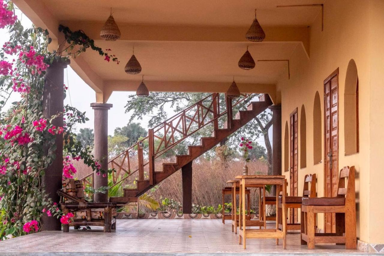 Mansa Musso Lodge Sanyang Exterior photo